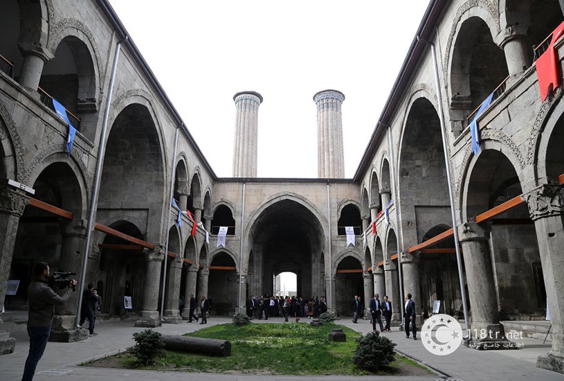 جاهای دیدنی ارزروم ۲۰۲۶: راهنمای دیدنیها، پالاندوکن و سفر 2 مدرسه دو مناره در مرکز ارزروم